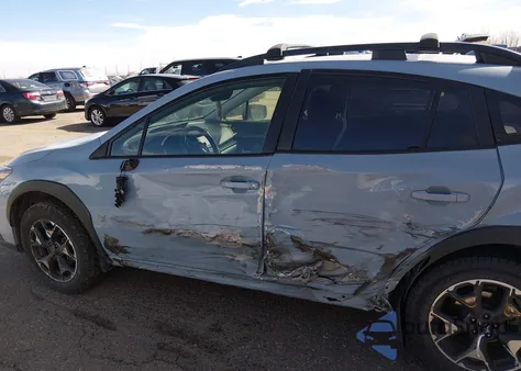 2020 Subaru Crosstrek Premium z USA, uszkodzony, nr VIN JF2GTAPCXL8203853